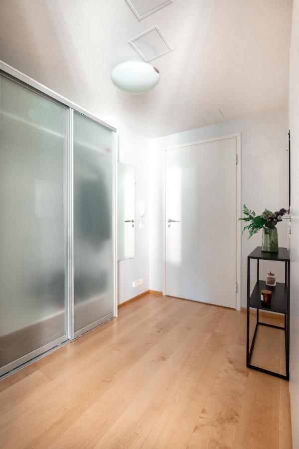 2Ndhomes Stylish 1Br Home With Balcony And Sauna In Kamppi Center Helsinki Eksteriør billede